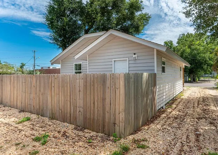 Stylish 2 Bedroom Home Close 2 Dtown, Nas, And Bch