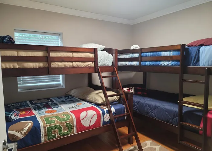 Great Large Home,8 Min From Downtown