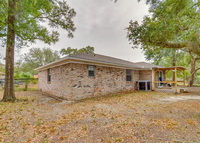 Pensacola Home W/ Private Yard: 7 Mi To Downtown!