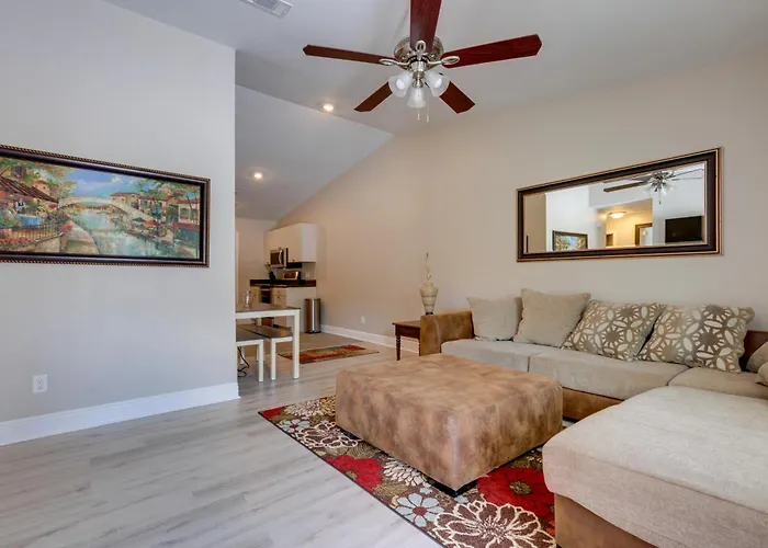 Dog-Friendly Pensacola Duplex ~ 7 Mi To Downtown