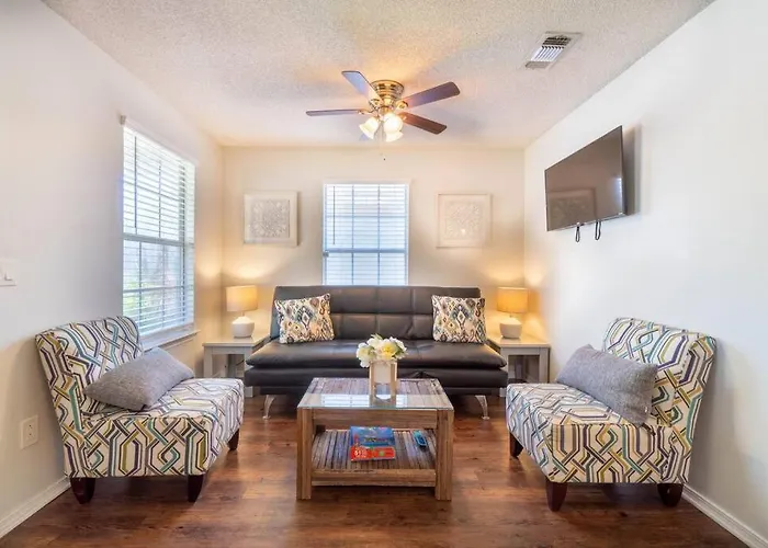 Foxden, Walk To Downtown Festivals And Events!