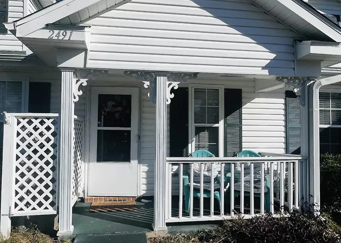 Charming 2 Bdr 1 Bath Home Fenced Byard N Pensacola Pet Friendly Close To Bases
