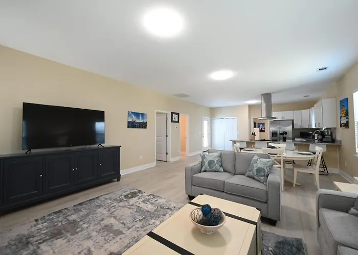 Cottage On 10Th Cozy Retreat Near Downtown & Beach