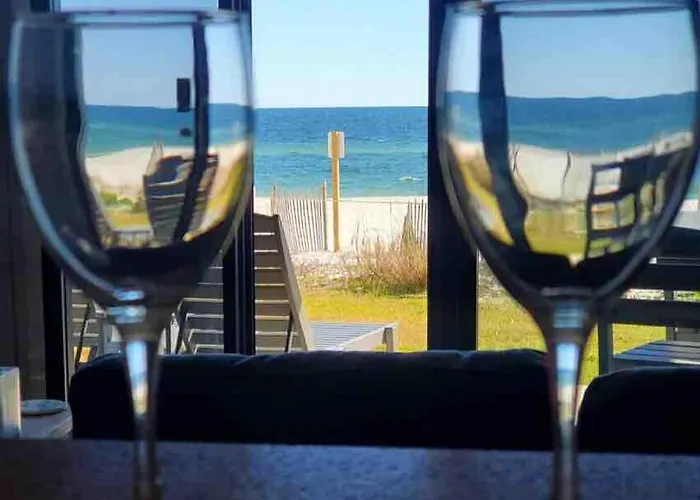 Salty Feet Retreat - Ocean Breeze East - 3 Br