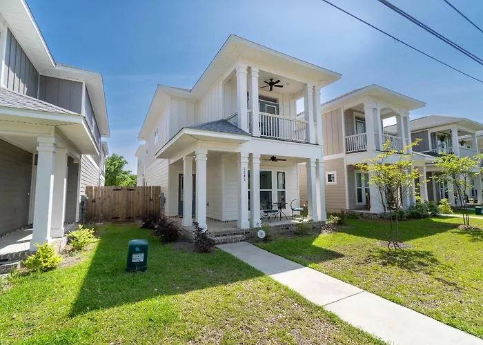Urban Vista & Flat - Family Friendly, Downtown Pensacola