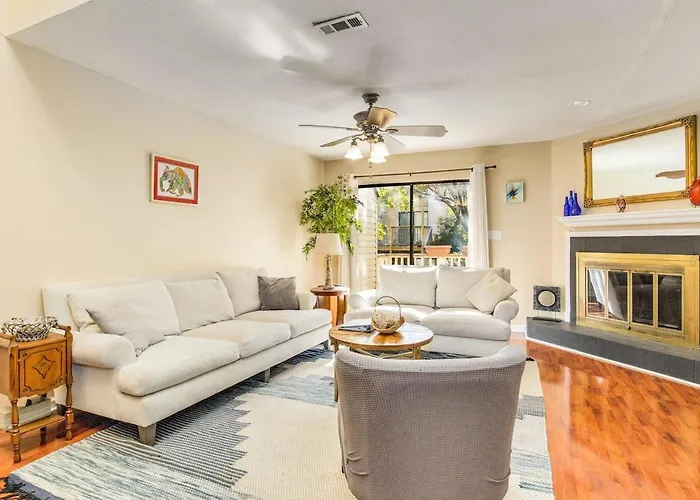 Sunny Large Two Bedroom Townhouse - Pool