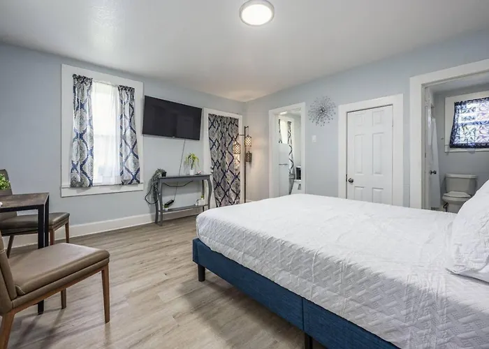 Unit 18 Bright Studio Minutes To Beaches