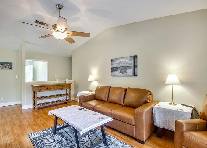 Shop, Dine & Visit Uwf: Pensacola Home W/ Yard!