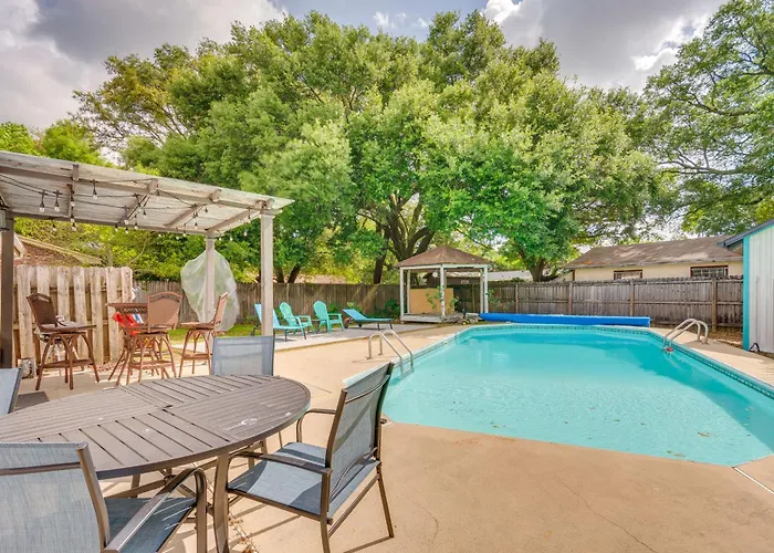 Swim, Golf & Relax! 'Kokomo On The Emerald Coast'