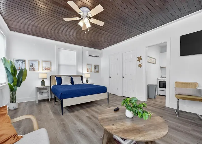 Unit 1 Pensacola Cozy Studio