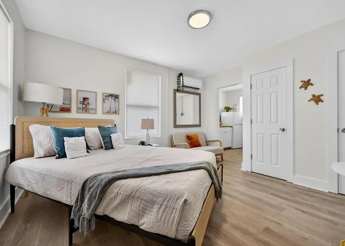 Unit 9 Studio Cottage Close To Downtown Nas