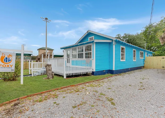 Blue Cottage, Close To Downtown & Bases!