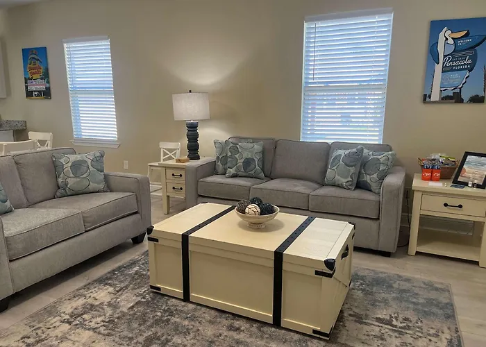 Cottage On 10Th Cozy Retreat Near Downtown & Beach