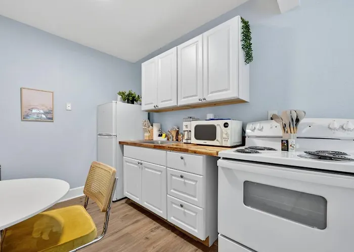 Unit 19 Tiny Haven Unwind In Pensacola