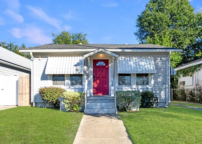 Red Door Bungalow Downtown Pensacola