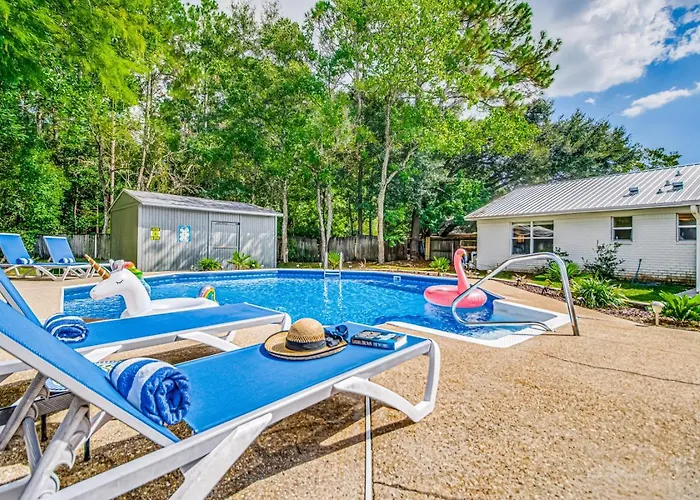 Charming Pensacola Home With Pool And Lanai