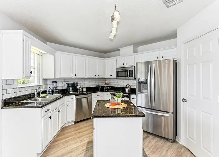Warm And Inviting 4Br Home, Perfect For Families