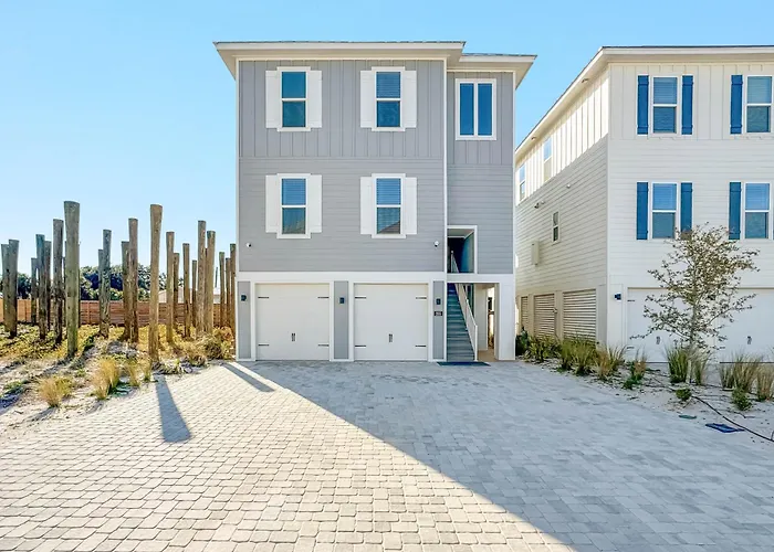 Summer House At Yacht Harbor