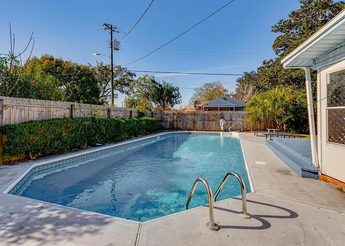 4 Mi To Nas Pensacola! Family Getaway W/ Pool