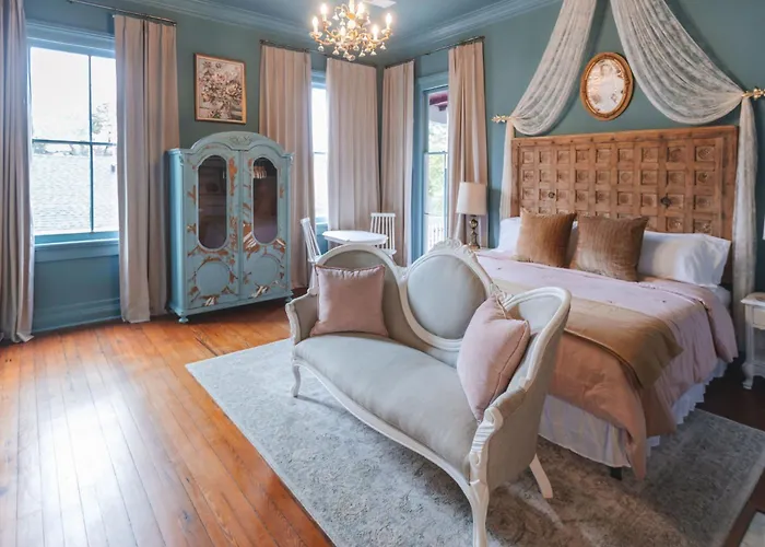 The Gilded Lady - The Wedding Suite