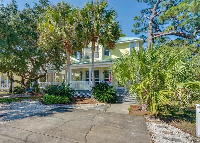 Beaches, Fishing & More! Sleek Home In Pensacola