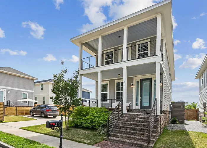 311 W Government St