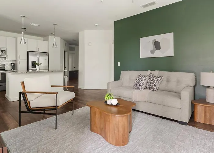 Landing Spectacular 2Bd Clubhouse