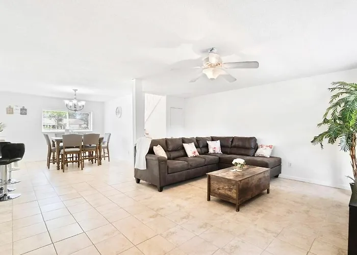 Perfect Pensacola Getaway Near Beaches & Downtown!