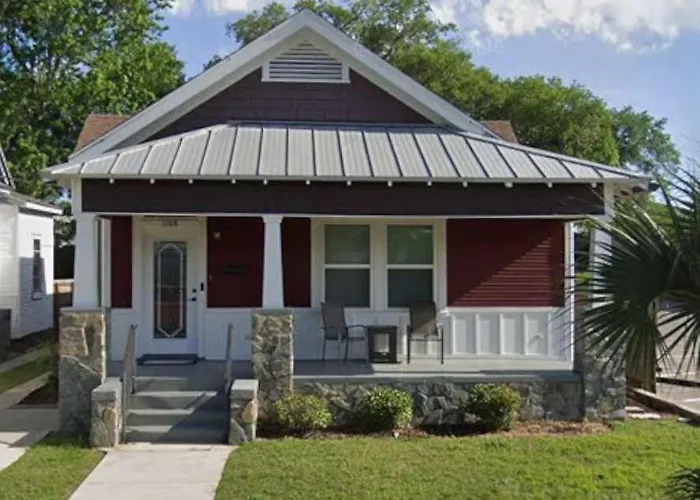 De Soto Bungalow Close To Downtown And Beaches