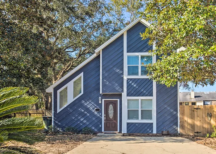 A-Frame Retreat In Pensacola, 10 Mi To Dtwn